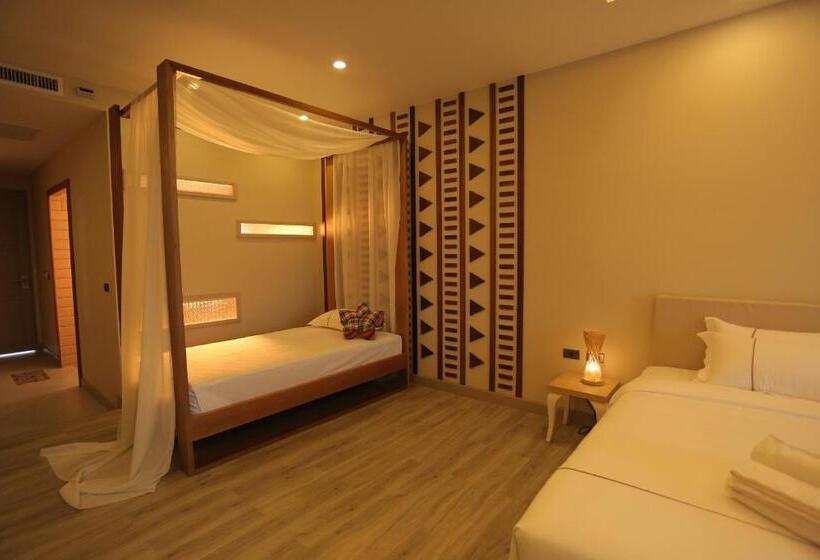 带阳台套房, Navela Hotel & Convention