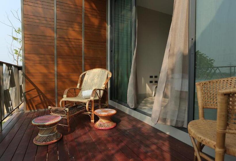 带阳台的高级房间, Navela Hotel & Convention