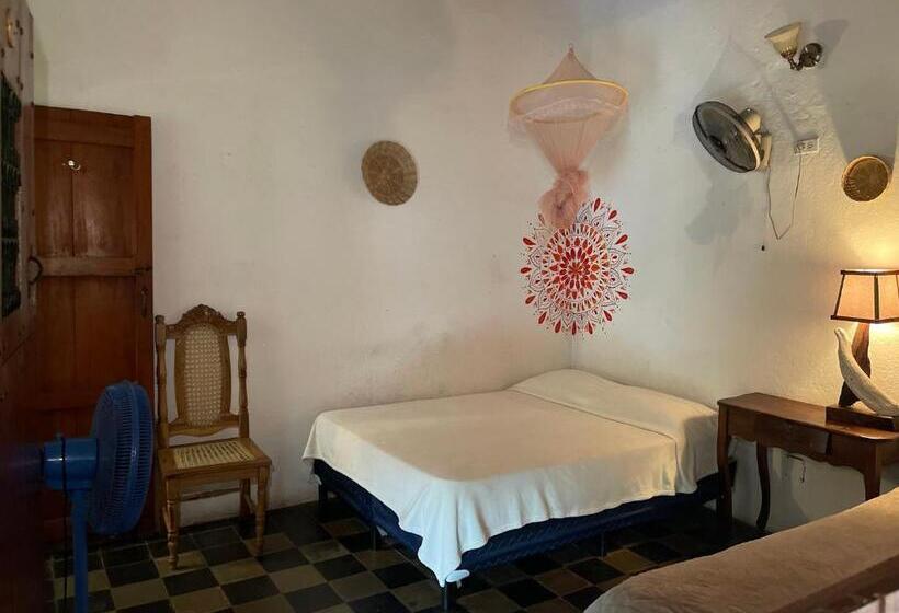 غرفة قياسية مطلّة علي الحديقة, Viavia Leon