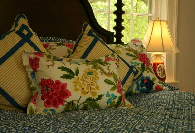 Стандартный Номер Кровать Кинг, Charred Oaks Inn