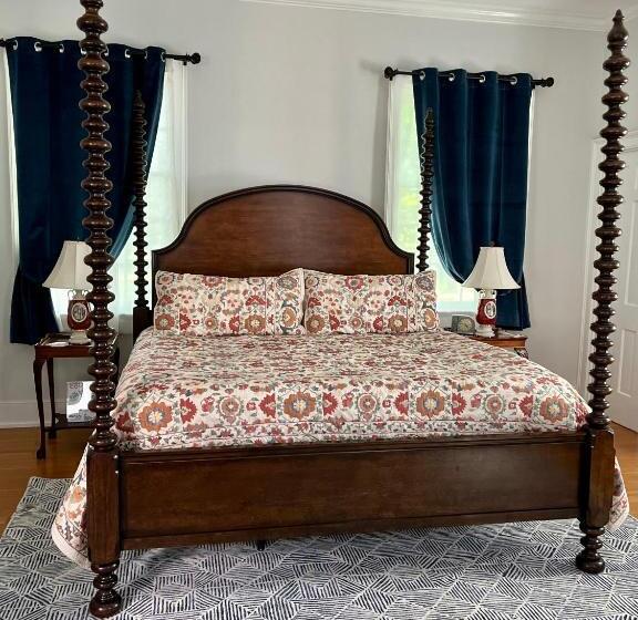 Стандартный Номер Кровать Кинг, Charred Oaks Inn