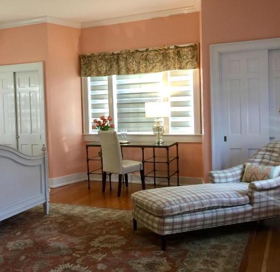 Люкс Deluxe Кровать Кинг, Charred Oaks Inn