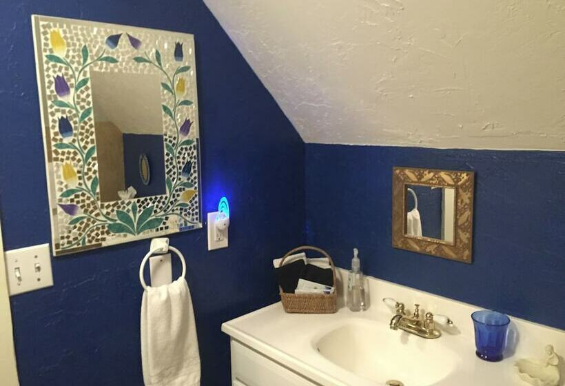 Номер Стандарт Совместная Ванная, The Whitmore Inn