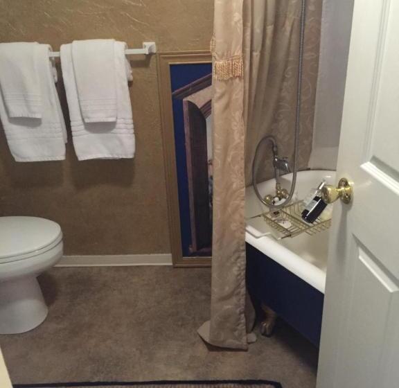 Номер Стандарт Четырехместный Совместный Санузел, The Whitmore Inn