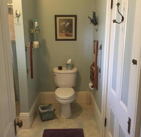 Номер Стандарт Кровать Квин Адаптированный для Инвалидов, The Whitmore Inn