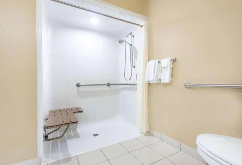Deluxe-huone Soveltuu Liikuntarajoitteisille, Americinn By Wyndham Boscobel