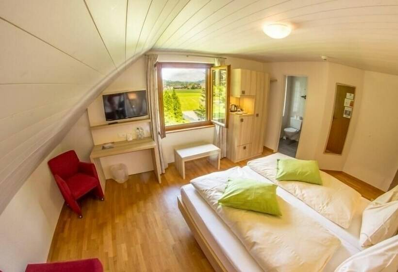 חדר סופריור, Hirschen Eggiwil