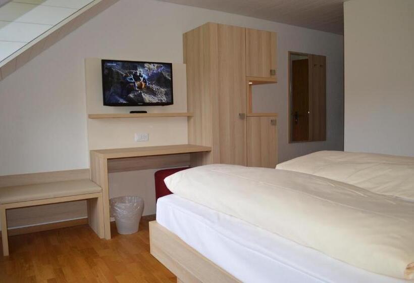 חדר סופריור, Hirschen Eggiwil