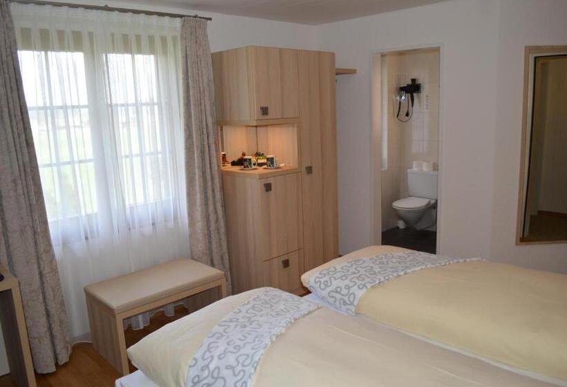 חדר סופריור, Hirschen Eggiwil