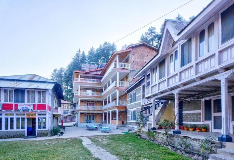 غرفة ديلوكس, Thakur