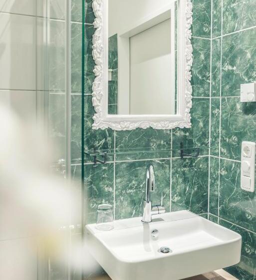 Номер Стандарт Индивидуальный с Балконом, La Cucina   Hotel & Restaurant