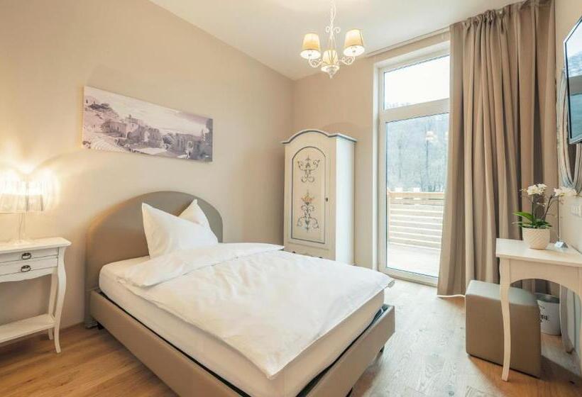 חדר סטנדרט יחיד עם מרפסת, La Cucina   Hotel & Restaurant