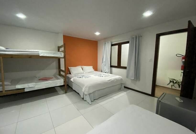 غرفة عائلية, Piratas Do Morro Pousada