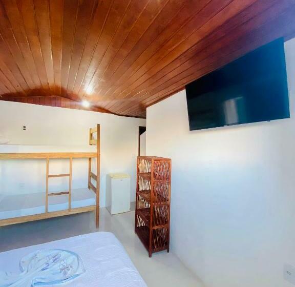 غرفة عائلية, Piratas Do Morro Pousada