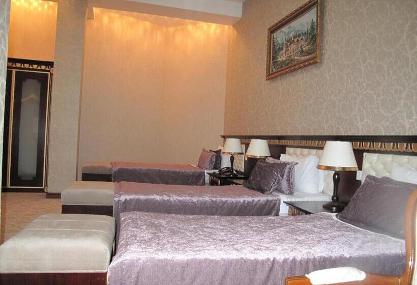 חדר סטנדרט לשלושה, Spring