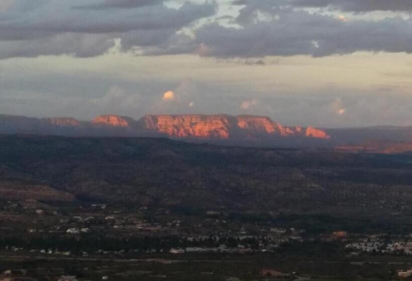 جناح ديلوكس, The Arizona Lighthouse B&b