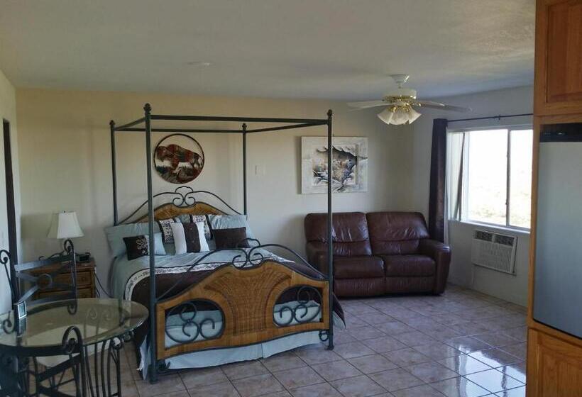 Студия Стандарт, The Arizona Lighthouse B&b
