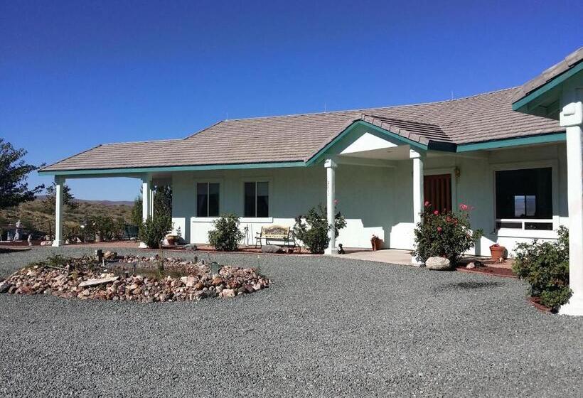 إستوديو قياسى, The Arizona Lighthouse B&b