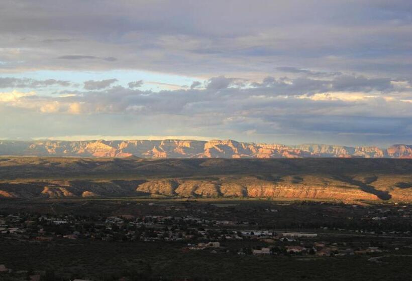 Студия Стандарт, The Arizona Lighthouse B&b