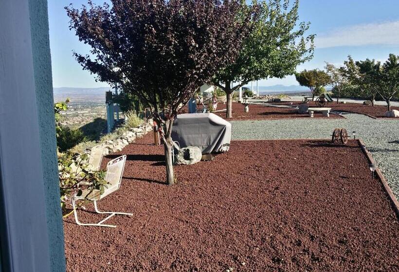 إستوديو قياسى, The Arizona Lighthouse B&b