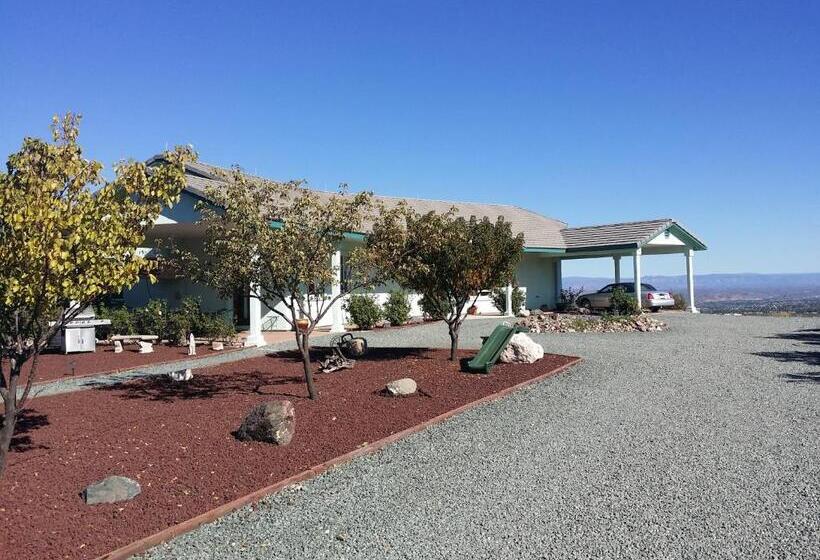 إستوديو قياسى, The Arizona Lighthouse B&b