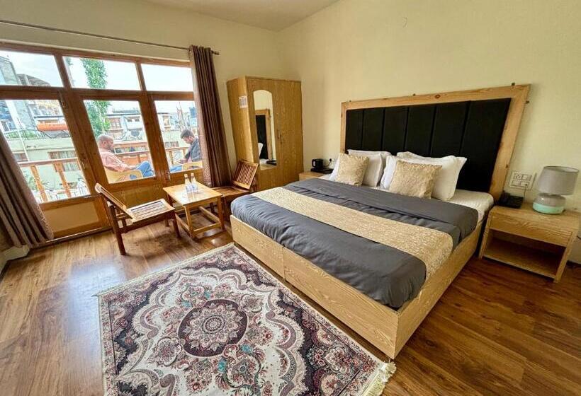 バルコニー付きデラックスルーム, City Heart Boutique Stays