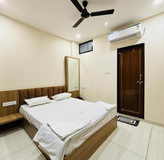 Семейный Номер Deluxe, Shreegopal