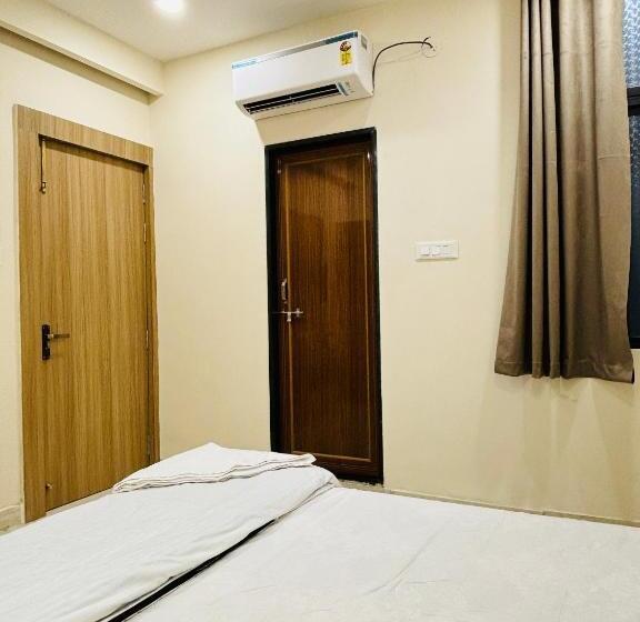 Семейный Номер Deluxe, Shreegopal