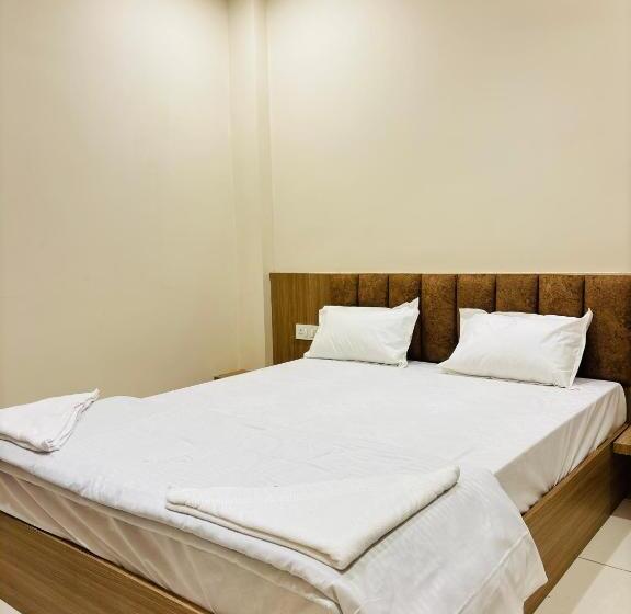 Семейный Номер Deluxe, Shreegopal