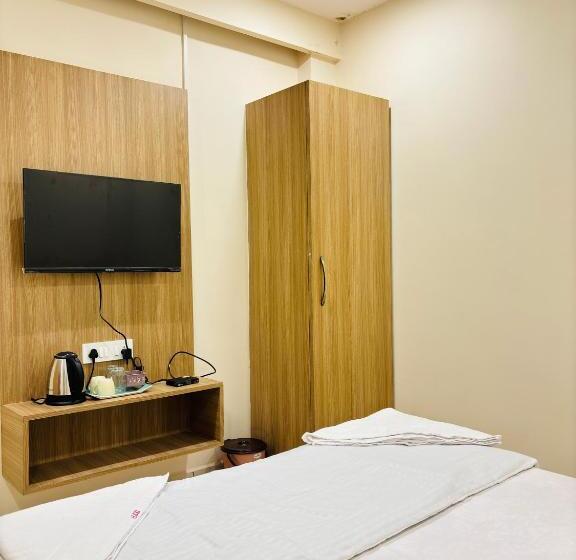 디럭스 패밀리 룸, Shreegopal