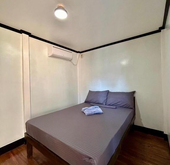 اتاق استاندارد با سرویس بهداشتی مشترک, Islanders Hostel Port Barton