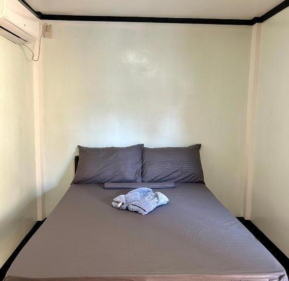 اتاق استاندارد با سرویس بهداشتی مشترک, Islanders Hostel Port Barton