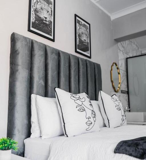 חדר סטנדרט נוף לבריכה, Plein On Suid Guesthouse