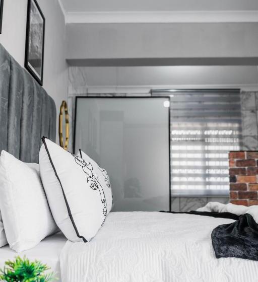 חדר סטנדרט נוף לבריכה, Plein On Suid Guesthouse