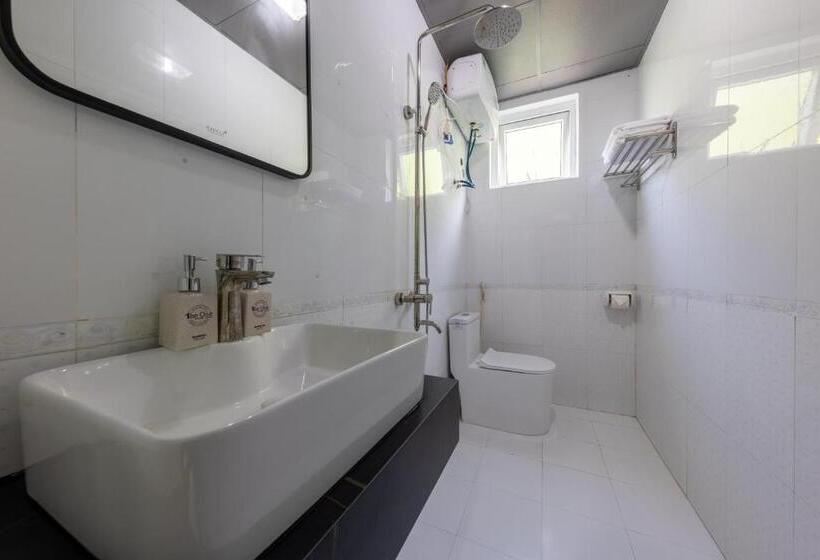 Triple Room Sea View, The One Hostel & Rooftop Bar Catba