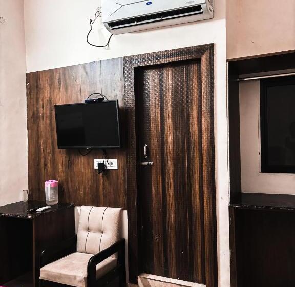 חדר דלוקס, Moon