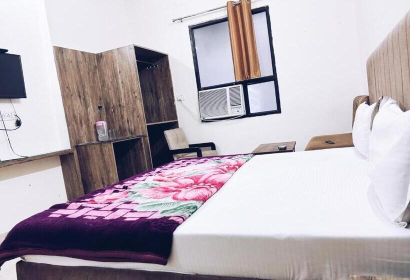 חדר דלוקס, Moon