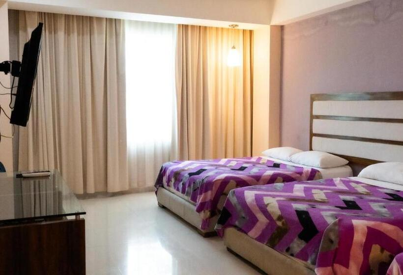 スタンダードトリプルルーム, Infinity Suites Habitación Triple 203