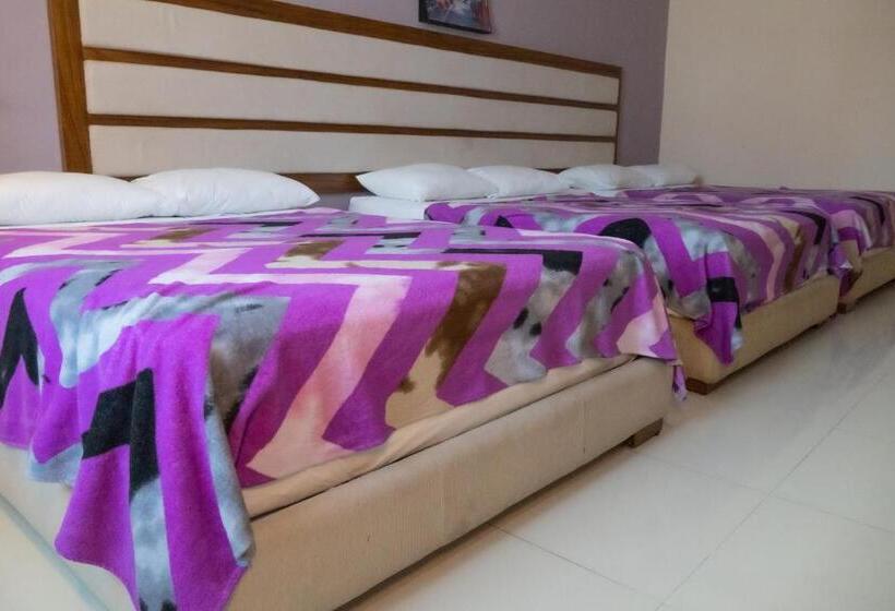 スタンダードトリプルルーム, Infinity Suites Habitación Triple 203