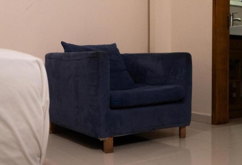 חדר סטנדרט לשלושה, Infinity Suites Habitación Triple 209