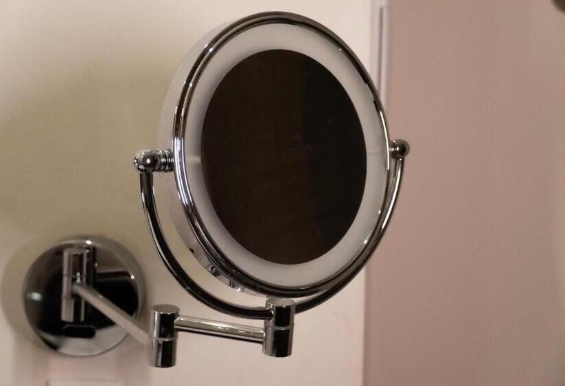 חדר סטנדרט לשלושה, Infinity Suites Habitación Triple 209