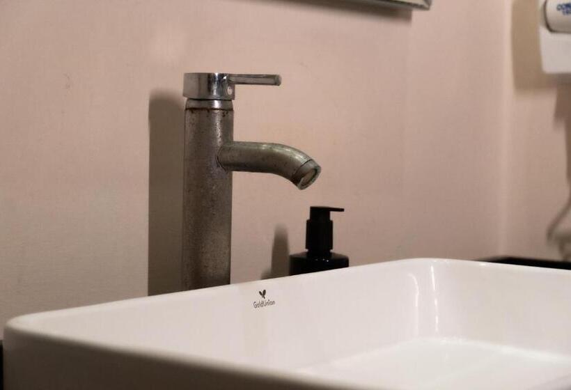 חדר סטנדרט לשלושה, Infinity Suites Habitación Triple 209