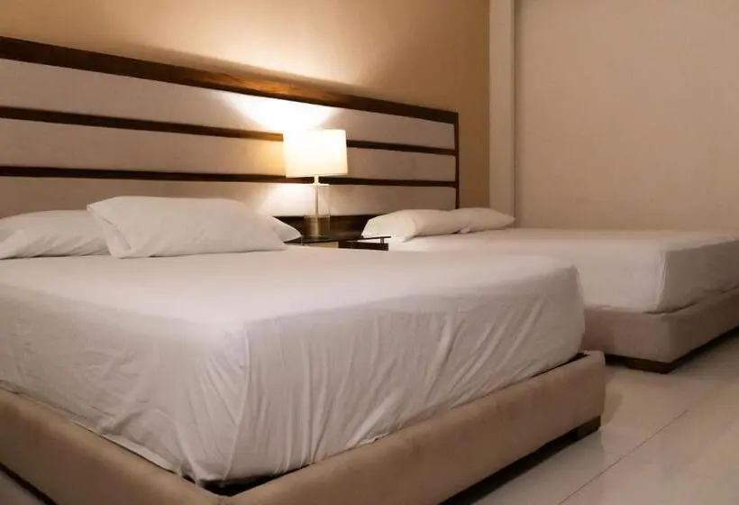 اتاق استاندارد سه نفره, Infinity Suites Habitación Triple 209
