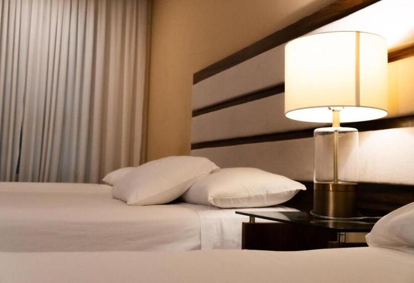 חדר סטנדרט לשלושה, Infinity Suites Habitación Triple 209