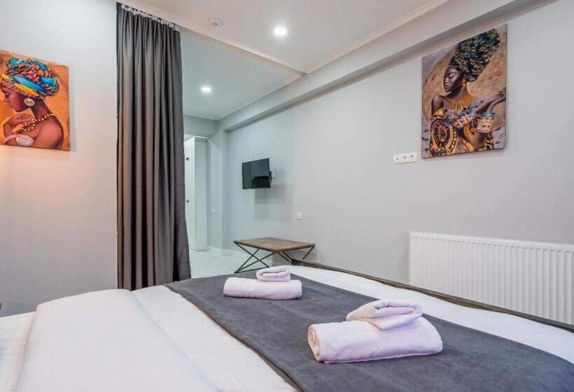 استودیو خانوادگی, New Gudauri Twins 126