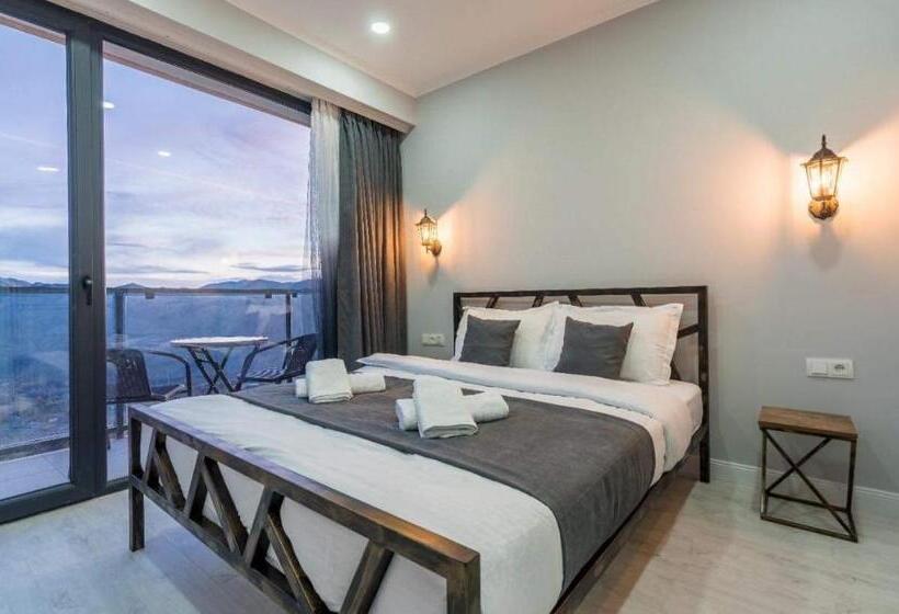 استودیو خانوادگی, New Gudauri Twins 126