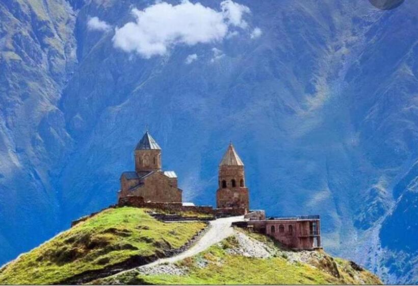 استودیو خانوادگی, New Gudauri Twins 126