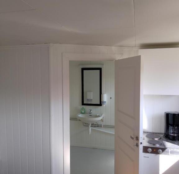 Семейный Номер, Tretten Kro Og Motell