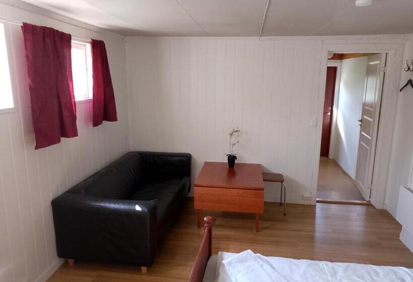 Семейный Номер, Tretten Kro Og Motell