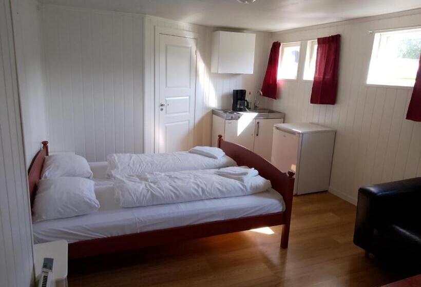 Семейный Номер, Tretten Kro Og Motell